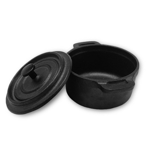 black mini cast iron pot